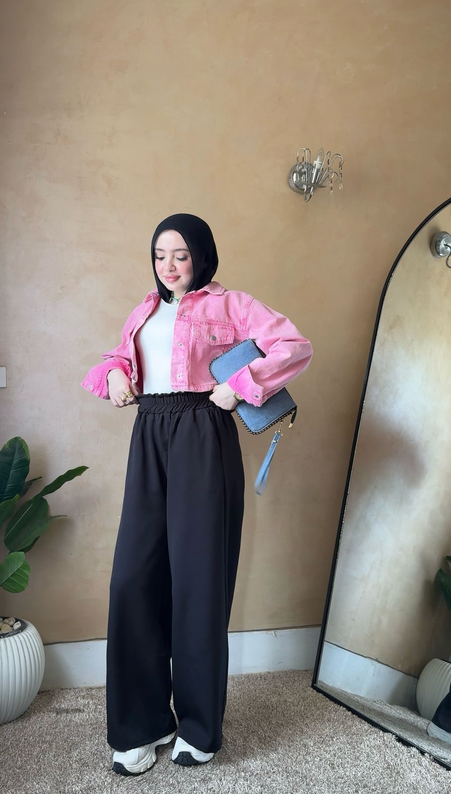 wide leg pants image