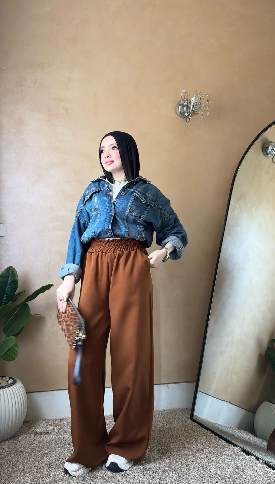 wide leg pants image